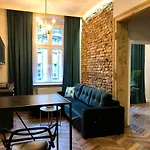 Apartmenty Mariacka 20 -Self Check-In 24H -Loud On The Weekends - By Kanclerz Investment