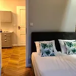 Apartmenty Mariacka 20 -Self Check-In 24H -Loud On The Weekends - By Kanclerz Investment