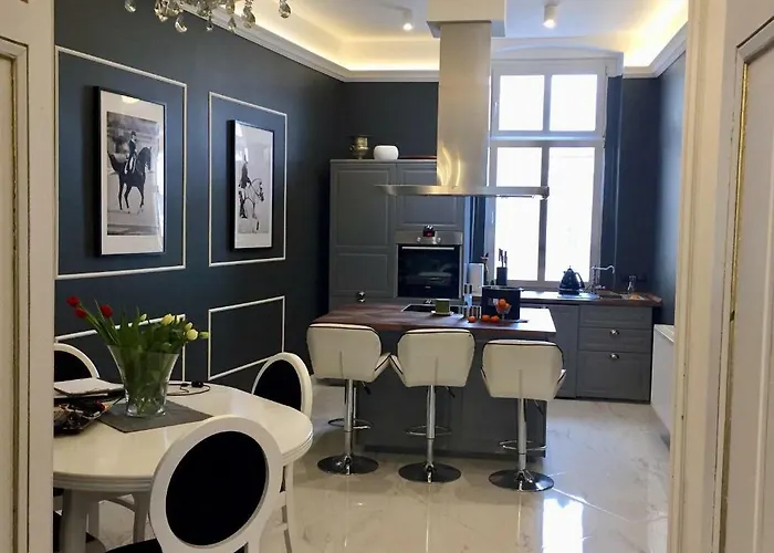 Apartmenty Mariacka 20 -Self Check-In 24H -Loud On The Weekends - By Kanclerz Investment