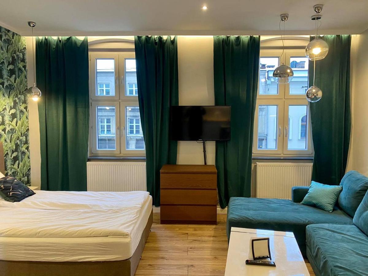 Apartmenty Mariacka 20 -self Check-in 24h -loud On The Weekends - By Kanclerz Investment Apartment *